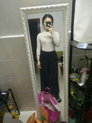 好看，一点都不透，惊了，喜欢这种利索的上衣，买了两个颜色，棕色的略薄，还是喜欢米色，说米色有点不对，他有点深，好像淡淡的卡其色，这个颜色还好，不难撘衣服好看，一点都不透，惊了，喜欢这种利索的上衣，买了两个颜色，棕色的略薄，还是喜欢米色，说米色有点不对，他有点深，好像淡淡的卡其色，这个颜色还好，不难撘衣服