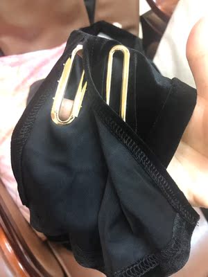 衣服质量很好👍穿着很舒服！很暖面料！款式很特别！特别喜欢！下次再来！快递非常给力！很快就到货了！适合现在冷天打底很棒👍