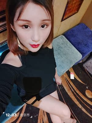 裙子很漂亮，料子也很好！很有弹性，主要是便宜