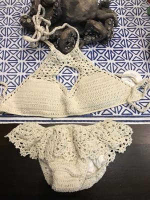 看起来还不错，适合小胸妹子，感觉拍照不错，下水有点担心会不会脱落？等穿了追评吧～～～