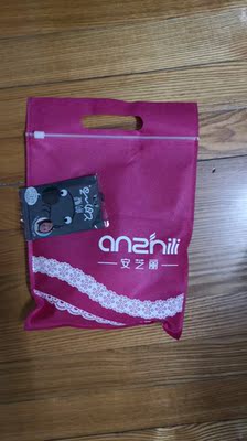 第二次购买了，产品不错，很贴合，效果佳。卖家还送了很薄的发贴呢