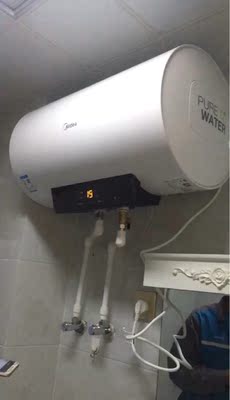 火爆的美的F50X1电热水器耗电怎么样，电热水器内胆哪种好