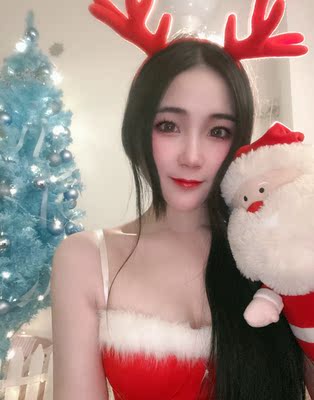 跟一波抖音的圣诞风 这一套真的又可爱又性感 在家里拍拍照 凹下造型~ 而且这一套裙子质量也很好诶 麋鹿角还能单独带出去 性价比完全OK 跟一波抖音的圣诞风 这一套真的又可爱又性感 在家里拍拍照 凹下造型~ 而且这一套裙子质量也很好诶 麋鹿角还能单独带出去 性价比完全OK