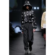 (Fashion Week) TUYUE Painted Moon Design Show Moon Printed Pearl Satin Shirt Lacing Loose Blouse
