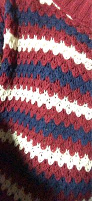 内衣质量我认为分为两方面 一个是肩带的质量 肩带洗完之后不打圈 就是质量比较好 另外就是罩杯 还是看洗完之后不变形 内侧不起球就属于好的 这里告诉你一声哦 洗内衣千万不要拿洗衣机搅 容易变形 用手搓之后 用两个夹子夹住底下的钢托倒过来挂 晾干 这样不会变形