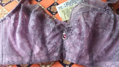 卖家、物流发货速度快，宝贝包装好。罩杯大小很合适，非常喜欢，还会再回购的。