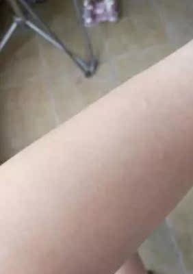 贝包装细致，无痛脱毛脱的也很干净，实惠有效便捷，味道也没有刺激性很好，用了脱毛膏后涂抹修护乳皮肤光滑细腻的很喜欢，用了脱毛膏后皮肤光滑细腻的很喜欢，比之前买的脱毛膏好用多了，喜欢的朋友赶紧下手吧。