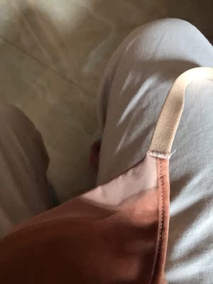 内衣颜色还可以,就是做工质量好差劲👎各种线头,好怕扣子连接处断开。懒得退了 内衣颜色还可以,就是做工质量好差劲👎各种线头,好怕扣子连接处断开。懒得退了