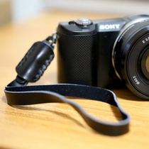 The dermal micro single camera wrist strap Sony A5000 5T 5R A6000 GM1 A5100 NX2000 lanyard