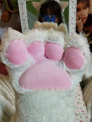 手套不错，丑萌丑萌的，哈哈！物流有点慢，其他还好！嘻嘻