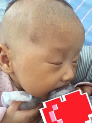 太好了，终于能亲喂宝宝了，宝宝已经满月，因为大扁平一直用的吸奶器，今天试用了，没想到一次就成功了，好开心，终于不用担心奶少了，真心好评