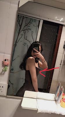 超级快,看了好多家都说快递停运了,没办法,终于有一家快递还能发,很感谢哦,因为着急穿。布料感觉有点绒绒的那种,质量非常好,不是那种廉价的,超级显身材,我163 94 胸前那块有点大,所以鼓起来了,但是超级喜欢哦,最后一张我划线的地方有点大, 超级快,看了好多家都说快递停运了,没办法,终于有一家快递还能发,很感谢哦,因为着急穿。布料感觉有点绒绒的那种,质量非常好,不是那种廉价的,超级显身材,我163 94 胸前那块有点大,所以鼓起来了,但是超级喜欢哦,最后一张我划线的地方有点大,