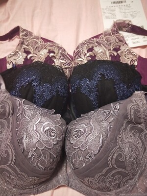 价钱便宜，平均一个八十几块，但不都是独立包装的，有两个是在一个袋子里。感觉肩带有点松，怕啥被人试穿过的。但价钱便宜，大品牌性价比高。