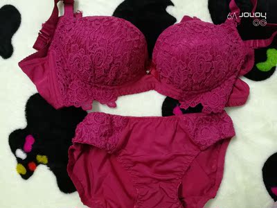 款式好看,挺合身的,集中效果还不错。颜色很正很漂亮。价格也很便宜呢。 款式好看,挺合身的,集中效果还不错。颜色很正很漂亮。价格也很便宜呢。