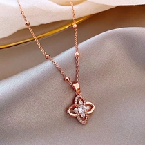 Net red Four Leaf flower necklace female simple temperament Korean version of niche design neck chain transfer beads Joker titanium steel choker