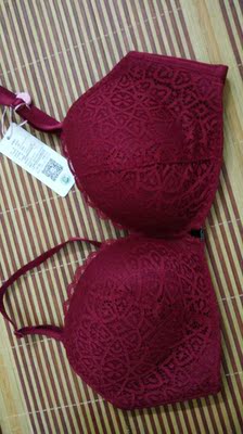 轻薄,喜欢,试了一下,还不错,聚拢也比较好 轻薄,喜欢,试了一下,还不错,聚拢也比较好