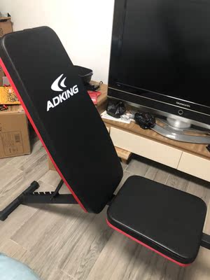 哑铃凳到的很快，可以随意折叠，也不占地。不用的时候还可以用来堆衣服。凳子很稳，可以用来练哑铃还有仰卧起坐。