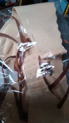 物流很快，布料感觉也很好，今天收到，还没穿！！！