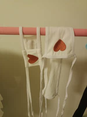 买来搭配那个红白半透明水手服的 爱心是刺绣上去的 美美哒 感觉也可以当眼罩emmm 买来搭配那个红白半透明水手服的 爱心是刺绣上去的 美美哒 感觉也可以当眼罩emmm