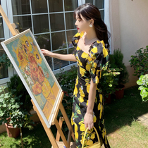 Summer womens French retro court niche big flower thin oil painting style dress square collar bubble sleeve Beach Skirt