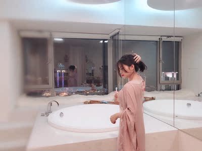 一套买的,炒鸡温柔~颜色很耐看~温柔的不行~面料飘逸~穿着睡觉拍照凹造型都合适~ 一套买的,炒鸡温柔~颜色很耐看~温柔的不行~面料飘逸~穿着睡觉拍照凹造型都合适~