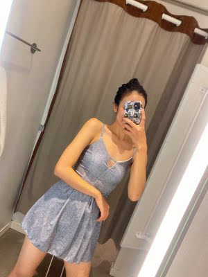 满满高级感,意外的惊喜,面料比图片上的要稍微亮一些,有些银丝的感觉,针织的舒适柔软,穿上很舒服,质量做工都很好,很显瘦,拉的腰线比较好看,拍照挺上镜,过几天跟闺蜜一起泡温泉正好。 满满高级感,意外的惊喜,面料比图片上的要稍微亮一些,有些银丝的感觉,针织的舒适柔软,穿上很舒服,质量做工都很好,很显瘦,拉的腰线比较好看,拍照挺上镜,过几天跟闺蜜一起泡温泉正好。