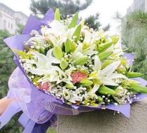 Birthday love bouquet housewarming Flowers Flowers Shanghai flower shop delivery perfume lily 10 branches Shanghai flowers speed