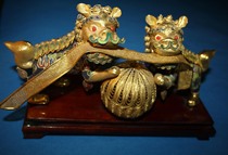 Old foreign trade copper silk hollow gilt gold lion rolling hydrangea town house to avoid evil recruiting money