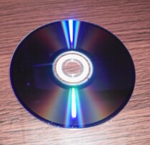 Upholstery accessories 2 times utilizing scrapped DVDs blue and CD silver white disc adorned orchard frighnut