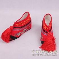 New embroidered shoes inside heightening flower denier shoes Yue Yue Xiaodan Peking Opera Tsing Yi Wedding Classical Opera Shoes 9 Great Red