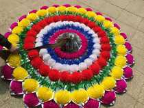 Approb. 1 8 m white material five colorful balls bright wreaths without a shelf 50 starting batches