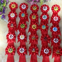 The Moral Iron Badge Lei Feng l Primary School StudentsChests reward primary and middle school students class full to send the whole