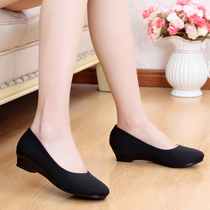 Wanhe Thai old Beijing cloth shoes womens shoes slope heel hotel work shoes womens square dancing shoes shallow mouth black cloth shoes single shoes