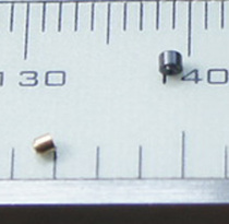 Rivets for the aperture blade (dowel pin)