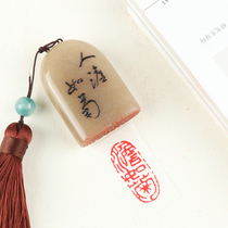 The gold and stone hand-made seal is engraved into the idle seal 《 as light as the chrysanthemum 》 the first seal of the book and painting of the four treasures of the study