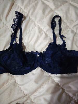 第一次买少女美屋家的内衣，每一件都超级好看，做工很细致，没有多余的线头，面料特别柔软亲肤，超薄款轻薄透气，还有点性感，黑色海绵薄款没有钢圈也是特别舒服好看，穿上都是美美哒，老公也很喜欢的呢，嘻嘻，好评～