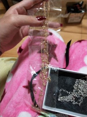 非常好，金色也非常大气，非常提人！等这个东西戴一段时间我还会回购的。