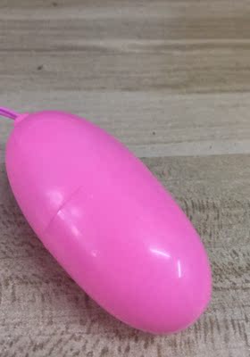 昨晚穿那珍珠按摩裤配套这个蛋蛋，不要太性福了，都喷了，姐妹们早买早性福哦