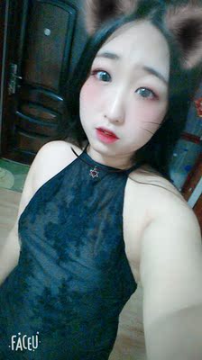 纠结黑色白色,拍照时候发现还是应该买白色因为头发太黑了和衣服在一起看不出来衣服了,好看就是里面料子有点扎,料子再软一点就好了 纠结黑色白色,拍照时候发现还是应该买白色因为头发太黑了和衣服在一起看不出来衣服了,好看就是里面料子有点扎,料子再软一点就好了