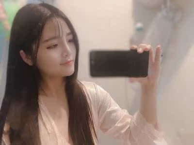 真的很好看，穿上效果很棒，女神必备，本身我比较注重细节，衣服没有瑕疵，穿上很是舒服，他们家不知道什么时候能出带外搭的，个人很喜欢，不错的，料子触感不错的，这个价格本身没太大的追求，平常购物多，这家专门来个图片，主要他们的客服的态度认真，诚恳以后有机会还会再来，能不能多上点款式，料子再升级下就更好了，满意好评。