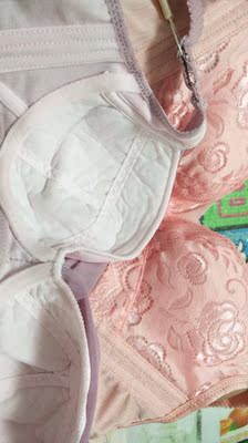 太完美了，终于找着让我满意的内衣了，薄薄的，不图点，没钢圈，还聚拢，不能更完美，颜色很好看，我觉得比卖家的图片上颜色好看😊，推荐推荐推荐，而且没有返现，这是真实的评价