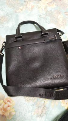 目前看来KHARONO男包怎么样，质量很差是真的吗