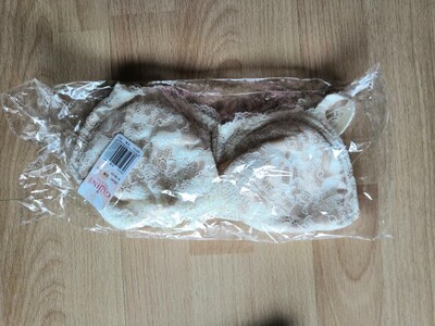 质量一般般吧，穿着不聚拢，是棉的