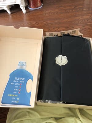 生活真是需要些仪式感.拆开包裹的每一步感觉都是棒棒哒.店主真是非常了解女人.哈哈哈