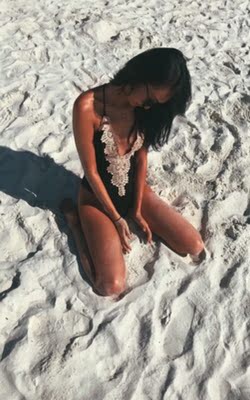 真的很美，超级女神范，显腿长，胸小也不尴尬