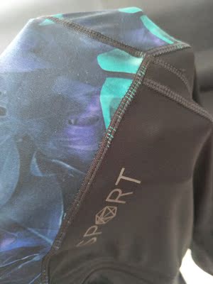 本来想去健身房拍照片,最近各种忙,顾不上,质量不错,上身照再追评吧! 本来想去健身房拍照片,最近各种忙,顾不上,质量不错,上身照再追评吧!