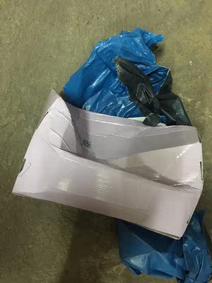 除了快递我无力吐槽之外 也不想说什么了，那个下面确实有点勒 几乎没有收副乳的效果 不过确实很软  也不错 可以入手