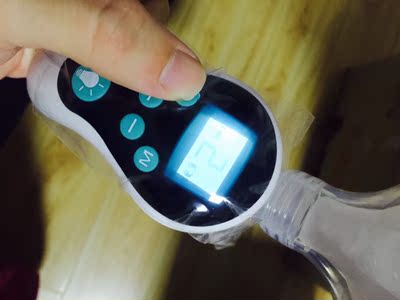 现在怀孕9个月，先囤着，哈哈哈，有小夜灯，而且有8档调节，有按摩和催奶两个模式，还送了果汁瓶，店家人超好，很耐心，看中这款很久了，等之后用过再来追评