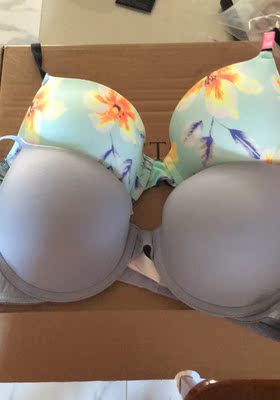 反复的退了两次，这次终于选对了尺码，面料很柔软，穿着舒服，非常好👍。