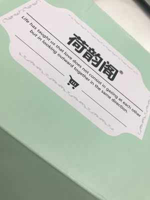 昨天试了一下，颜色真心的好看，适合小胸的妹妹！